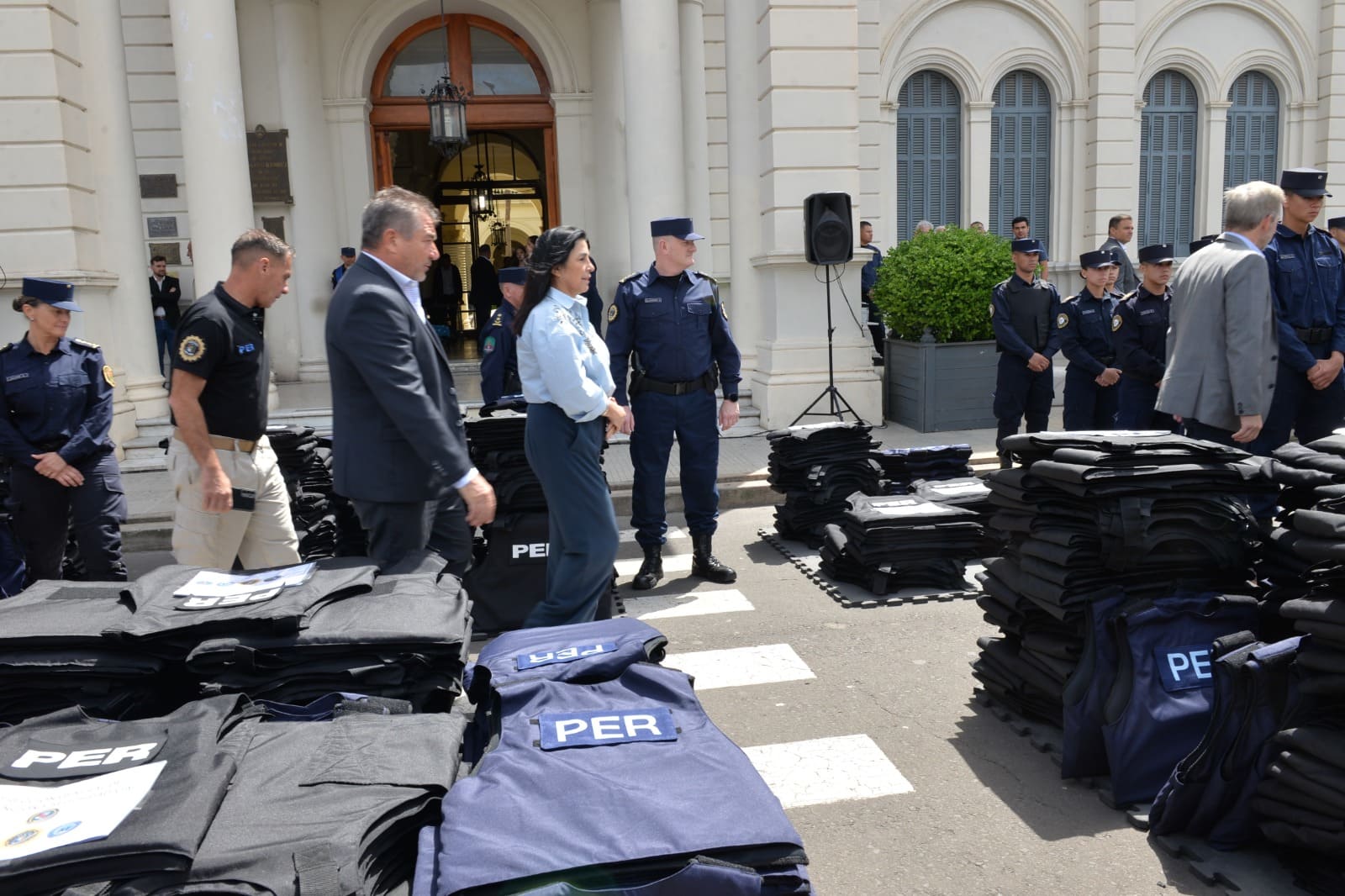 Entrega de 1300 Chalecos Balísticos para la Policía de Entre Ríos