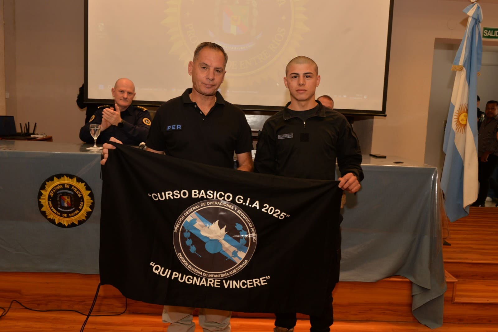 Grupo de egresados del curso GIA