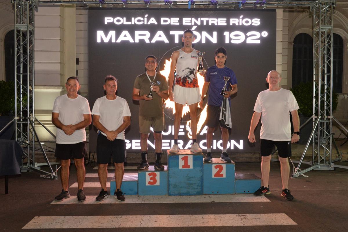 Gran participación en la Maratón Nocturna por el 192° Aniversario de la Policía de Entre Ríos