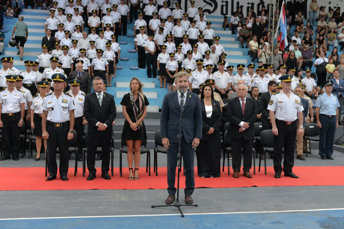 Emotiva ceremonia de reconocimiento al personal policial en el marco del 192° Aniversario de la Policía de Entre Ríos